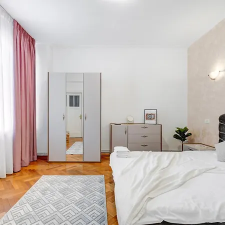 2 Bedroom - Romanian Athenaeum Apartment *