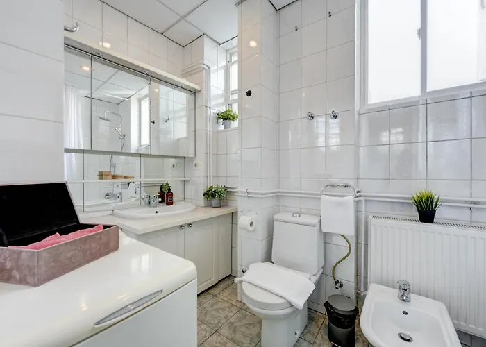 2 Bedroom - Romanian Athenaeum * Бухарест