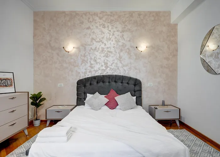 2 Bedroom - Romanian Athenaeum Апартаменты *