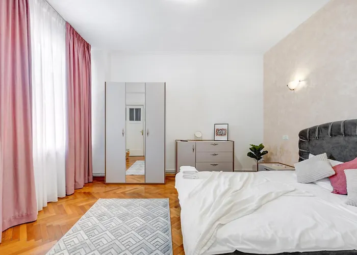 2 Bedroom - Romanian Athenaeum Apartament *