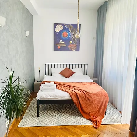 2 Bedroom - Romanian Athenaeum Boekarest